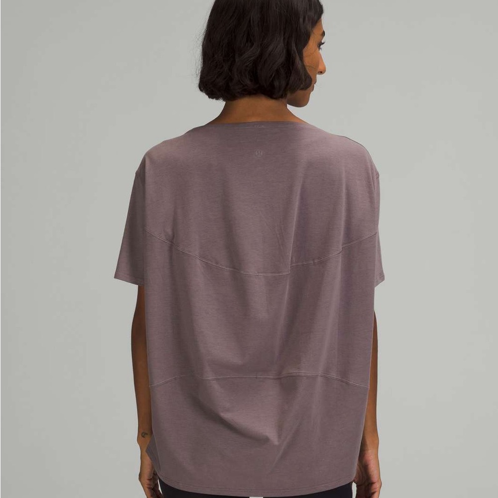 Lululemon Back in Action Short Sleeve T